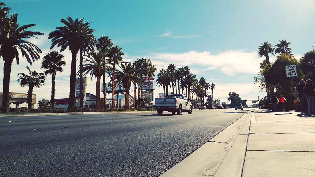 Der Las Vegas Boulevard führt stadtauswärts direkt zum Ziel