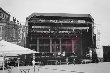 Dresden-Stadtfest-2016-Buehne-Theaterplatz-358x238