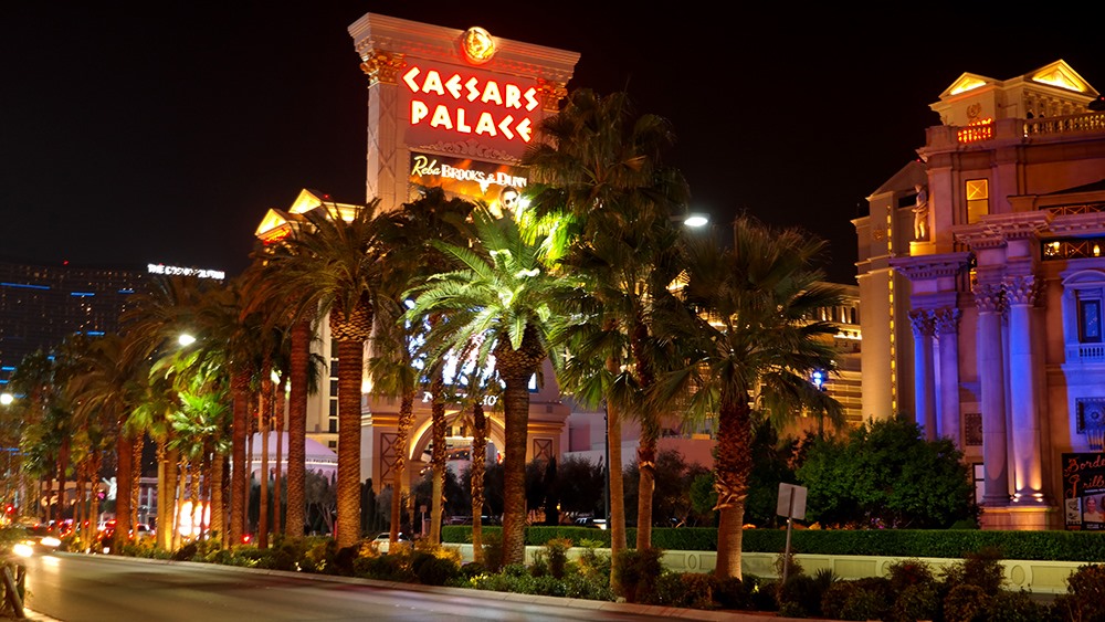 Las-Vegas-Hotel-Caesars-Palace-Nacht