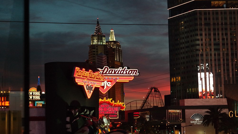 Las Vegas Strip Nacht Harley Davidson