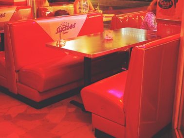 The-Sixties-American-Diner-Berlin-7-378x284