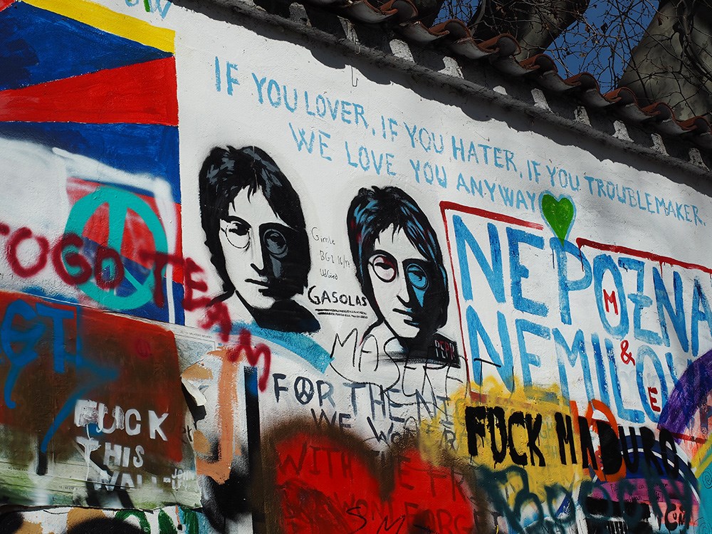 John Lennon Wall Mauer Prag 3