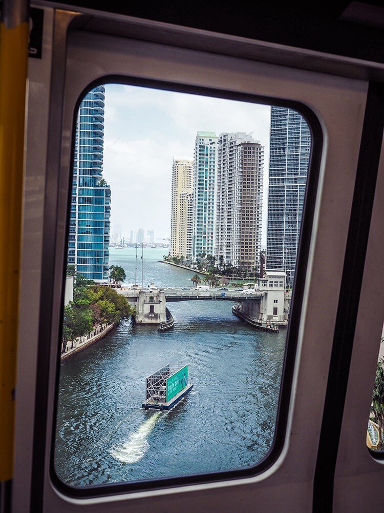Miami-Metromover-Florida-Bayfront-Park-9