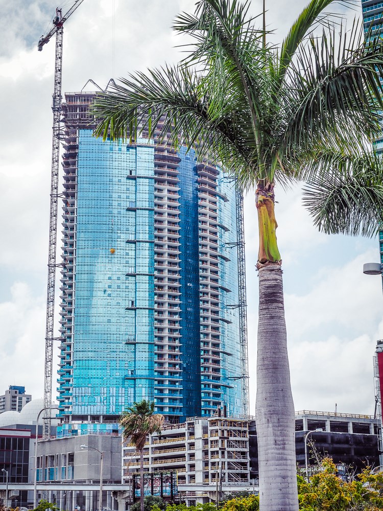 Downtown-Miami-Wolkenkratzer-Skyscraper-23