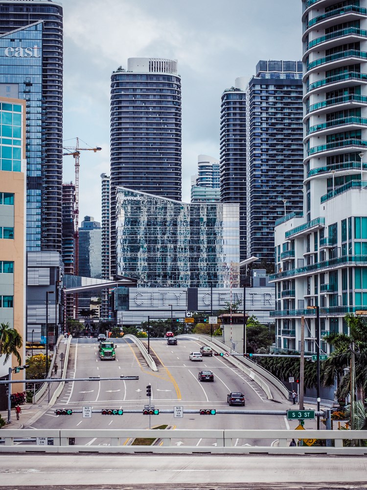 Downtown-Miami-Wolkenkratzer-Skyscraper-28