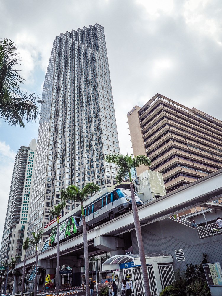 Downtown-Miami-Wolkenkratzer-Skyscraper-4