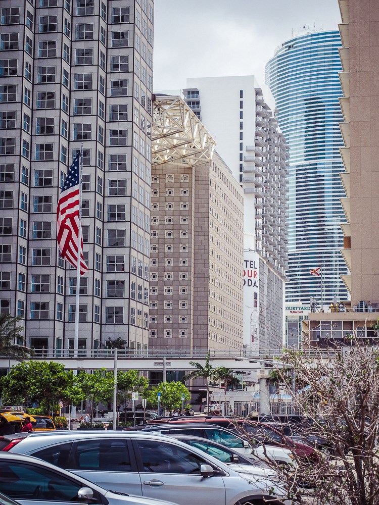 Downtown-Miami-Wolkenkratzer-Skyscraper-9